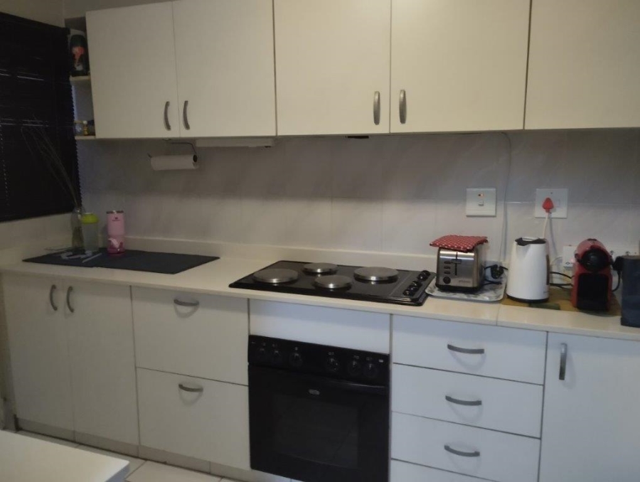 2 Bedroom Property for Sale in Sherwood KwaZulu-Natal