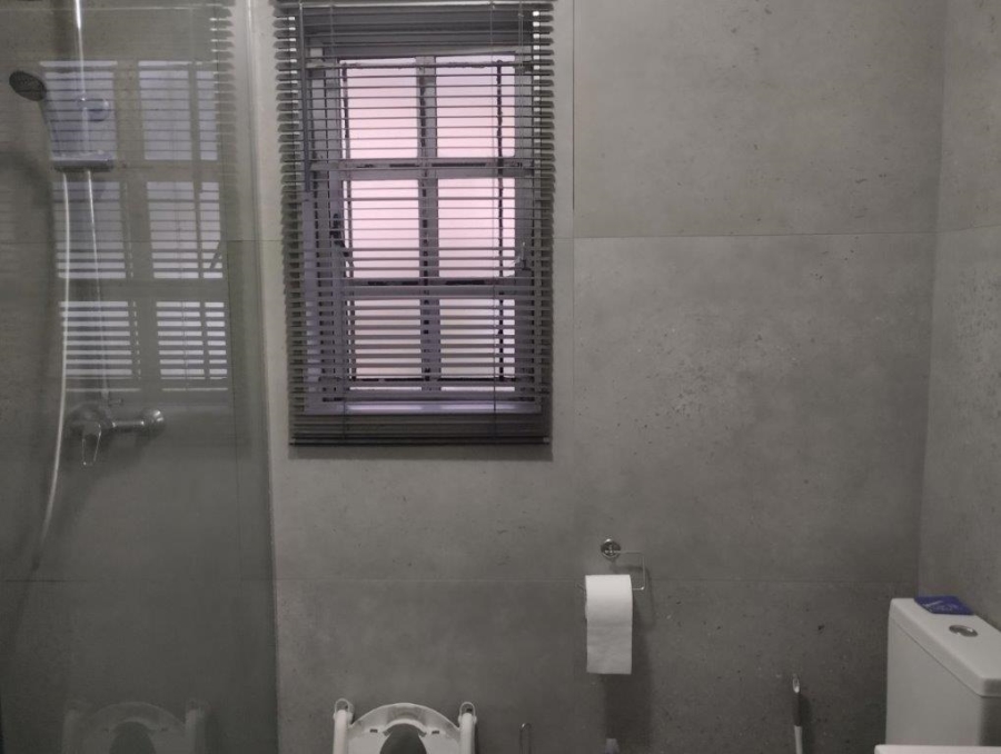 2 Bedroom Property for Sale in Sherwood KwaZulu-Natal
