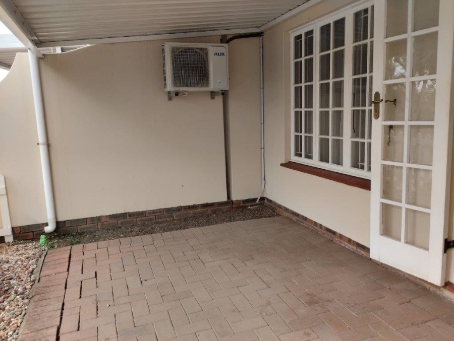 2 Bedroom Property for Sale in Sherwood KwaZulu-Natal