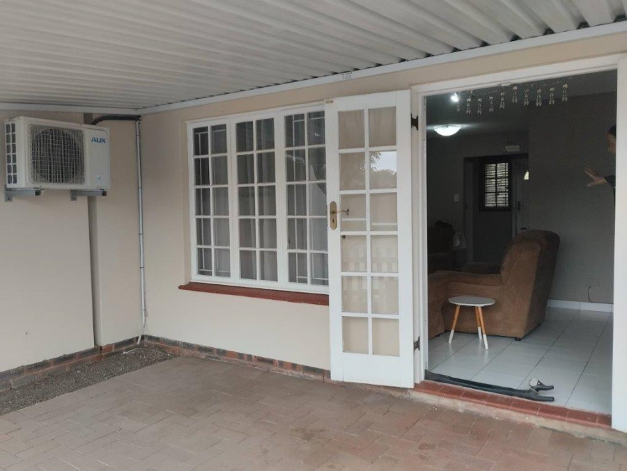 2 Bedroom Property for Sale in Sherwood KwaZulu-Natal