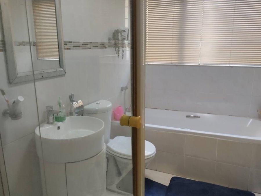 3 Bedroom Property for Sale in Sherwood KwaZulu-Natal