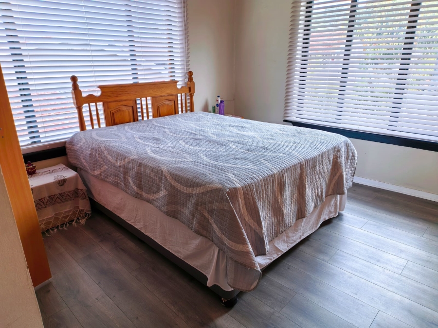 6 Bedroom Property for Sale in Kharwastan KwaZulu-Natal