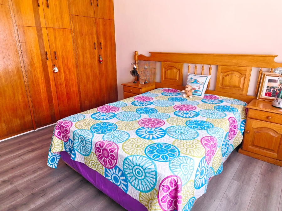 6 Bedroom Property for Sale in Kharwastan KwaZulu-Natal