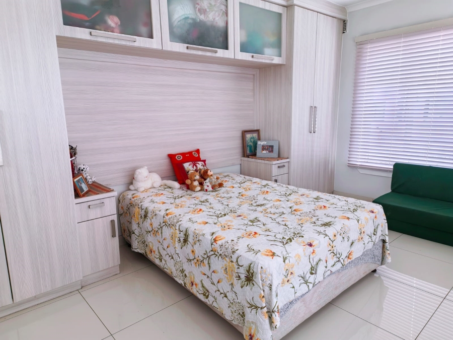 6 Bedroom Property for Sale in Kharwastan KwaZulu-Natal