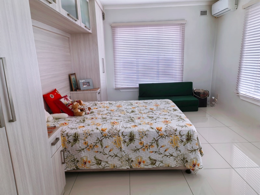 6 Bedroom Property for Sale in Kharwastan KwaZulu-Natal
