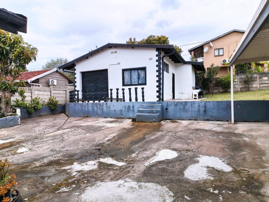 6 Bedroom Property for Sale in Kharwastan KwaZulu-Natal