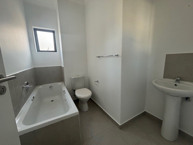 To Let 2 Bedroom Property for Rent in Waterfall KwaZulu-Natal