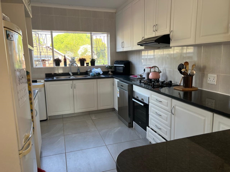 2 Bedroom Property for Sale in Greendale KwaZulu-Natal