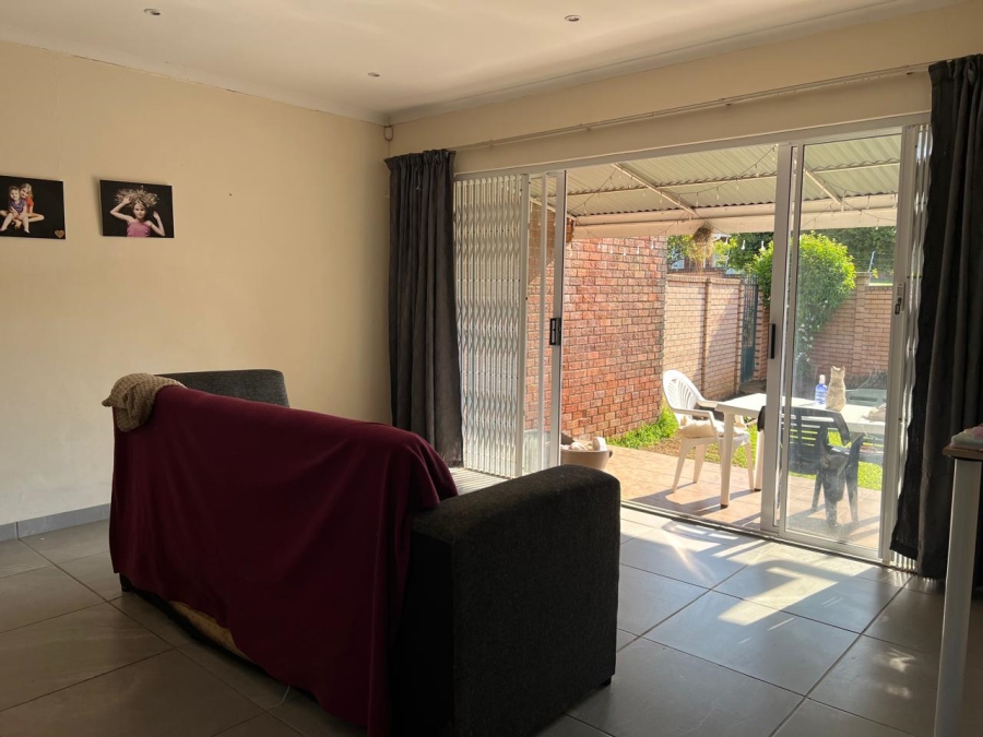 2 Bedroom Property for Sale in Greendale KwaZulu-Natal