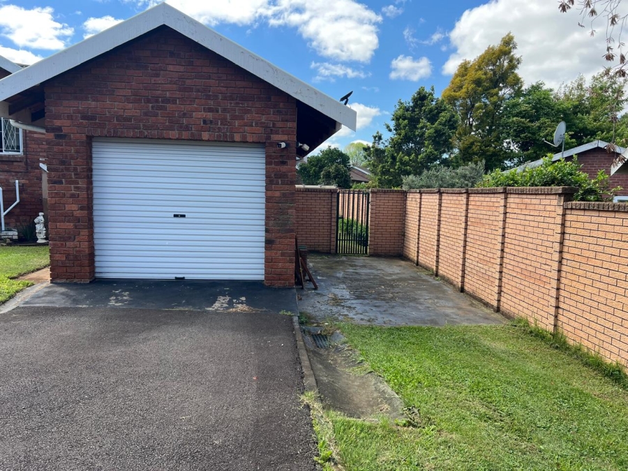 2 Bedroom Property for Sale in Greendale KwaZulu-Natal