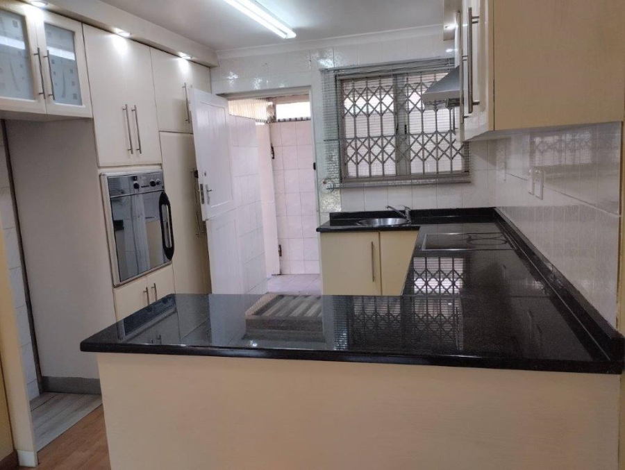 2 Bedroom Property for Sale in Sherwood KwaZulu-Natal
