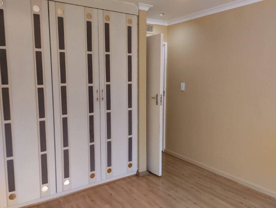 2 Bedroom Property for Sale in Sherwood KwaZulu-Natal
