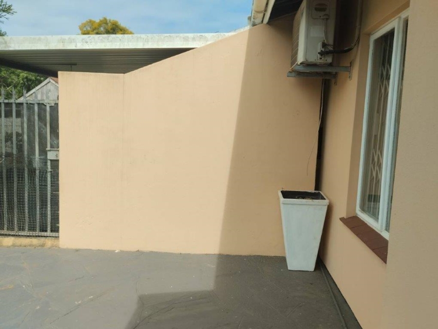 2 Bedroom Property for Sale in Sherwood KwaZulu-Natal