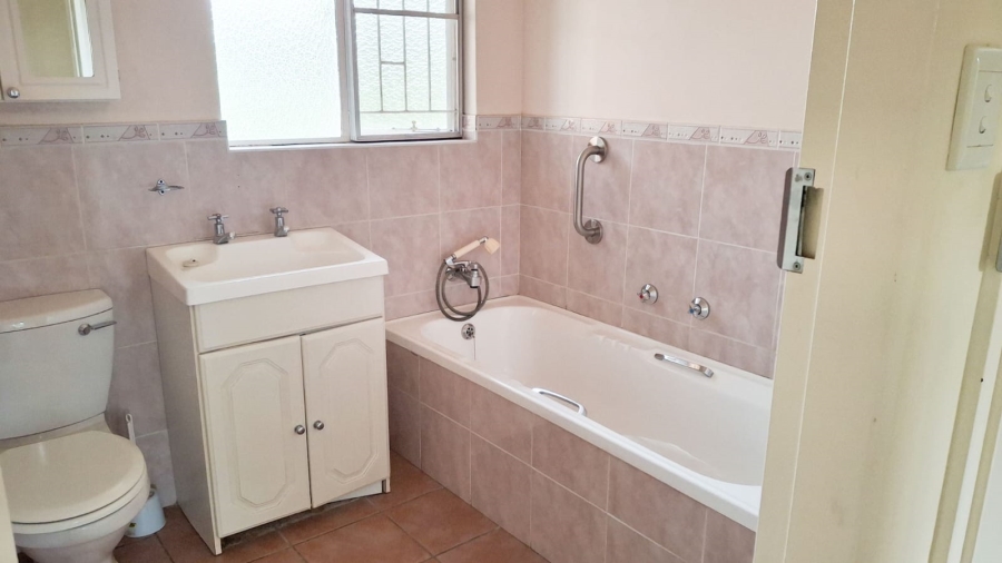 2 Bedroom Property for Sale in Amberglen KwaZulu-Natal