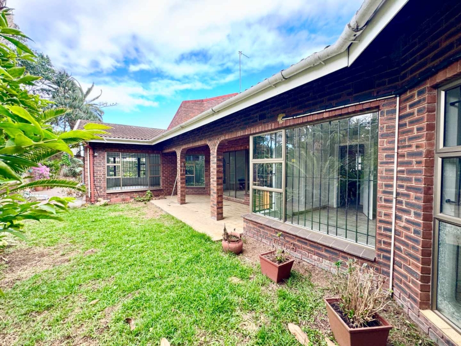 To Let 4 Bedroom Property for Rent in Durban North KwaZulu-Natal