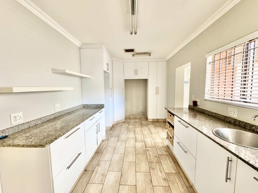 To Let 4 Bedroom Property for Rent in Durban North KwaZulu-Natal