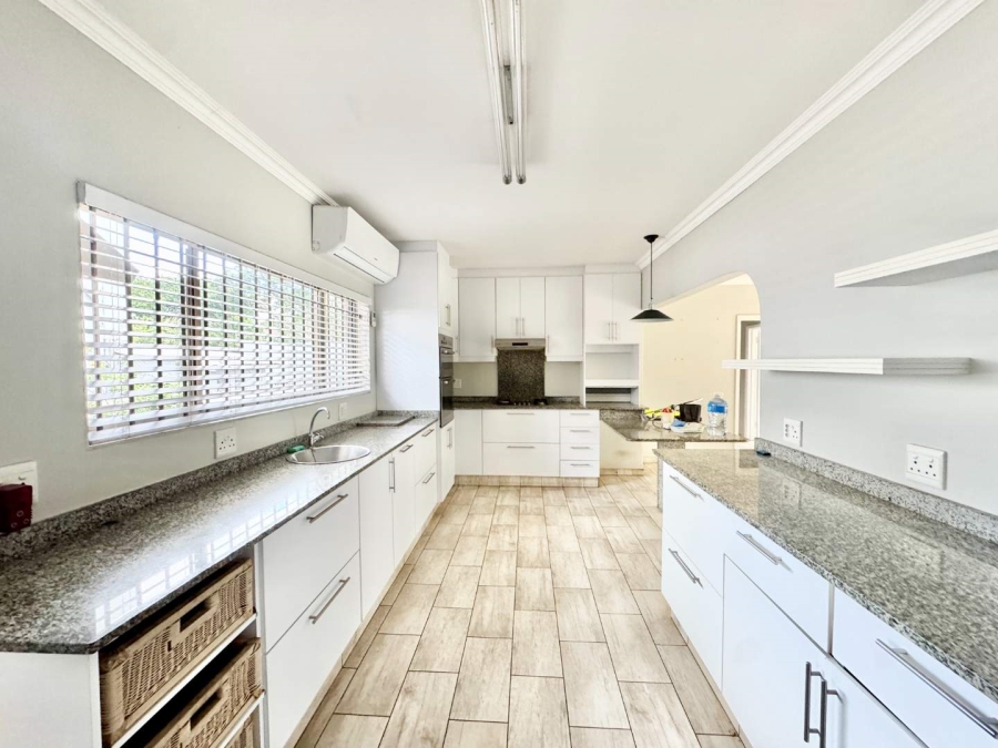To Let 4 Bedroom Property for Rent in Durban North KwaZulu-Natal
