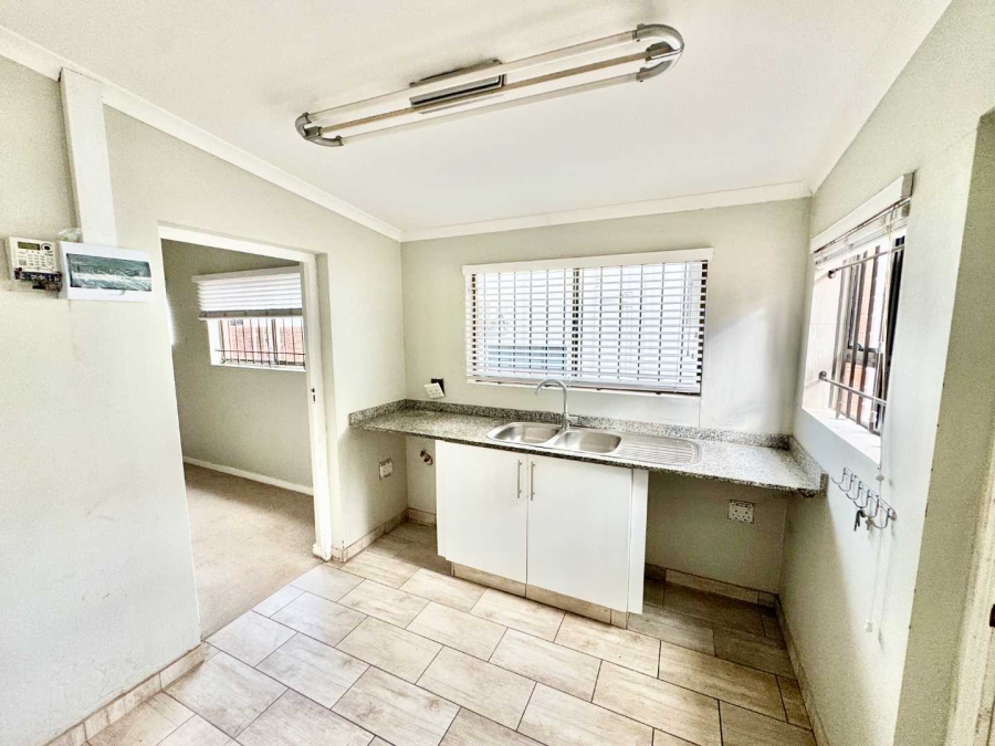 To Let 4 Bedroom Property for Rent in Durban North KwaZulu-Natal
