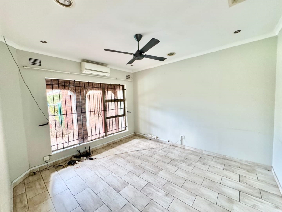 To Let 4 Bedroom Property for Rent in Durban North KwaZulu-Natal