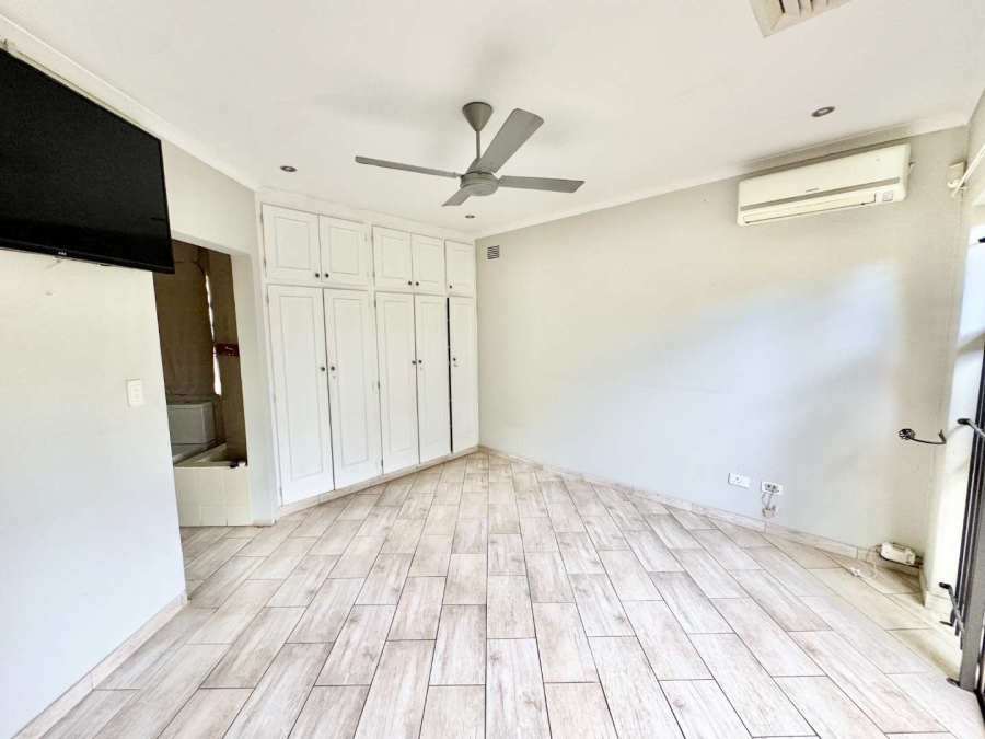 To Let 4 Bedroom Property for Rent in Durban North KwaZulu-Natal