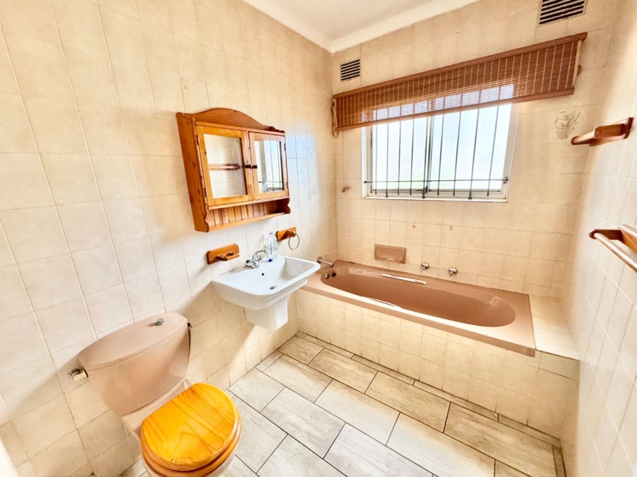 To Let 4 Bedroom Property for Rent in Durban North KwaZulu-Natal