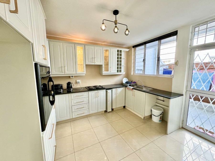 To Let 3 Bedroom Property for Rent in La Lucia KwaZulu-Natal