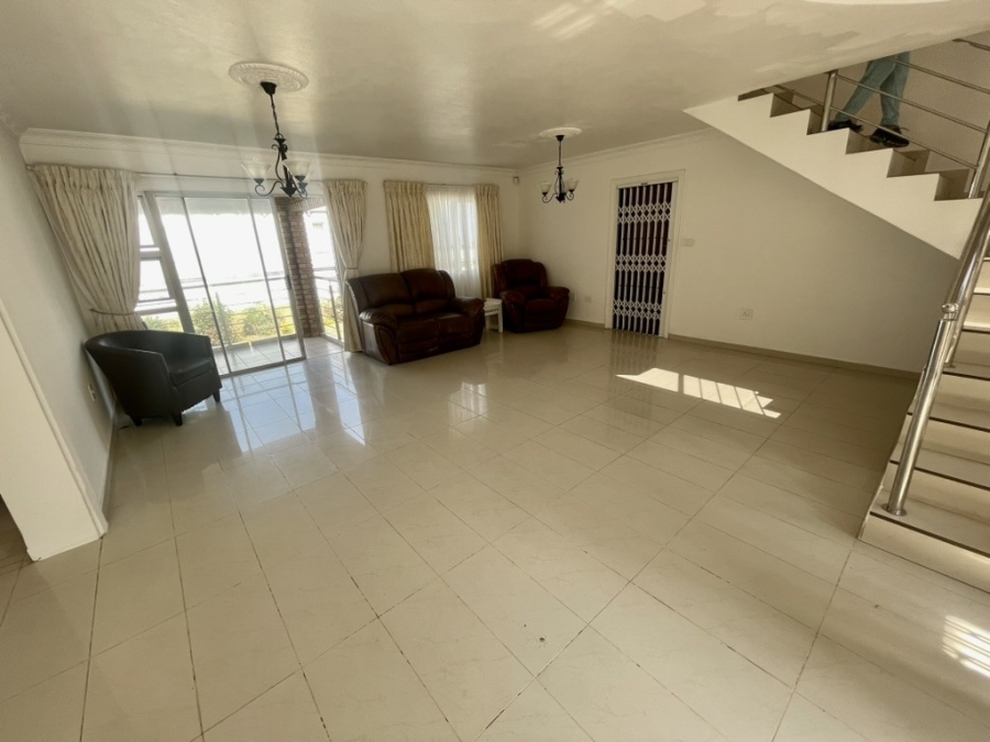 To Let 5 Bedroom Property for Rent in Herrwood Park KwaZulu-Natal