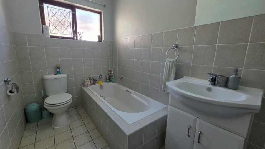3 Bedroom Property for Sale in Sunningdale KwaZulu-Natal