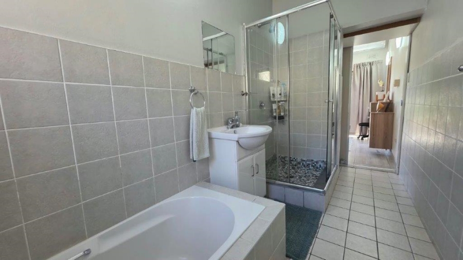 3 Bedroom Property for Sale in Sunningdale KwaZulu-Natal