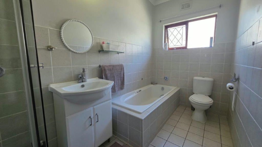 3 Bedroom Property for Sale in Sunningdale KwaZulu-Natal