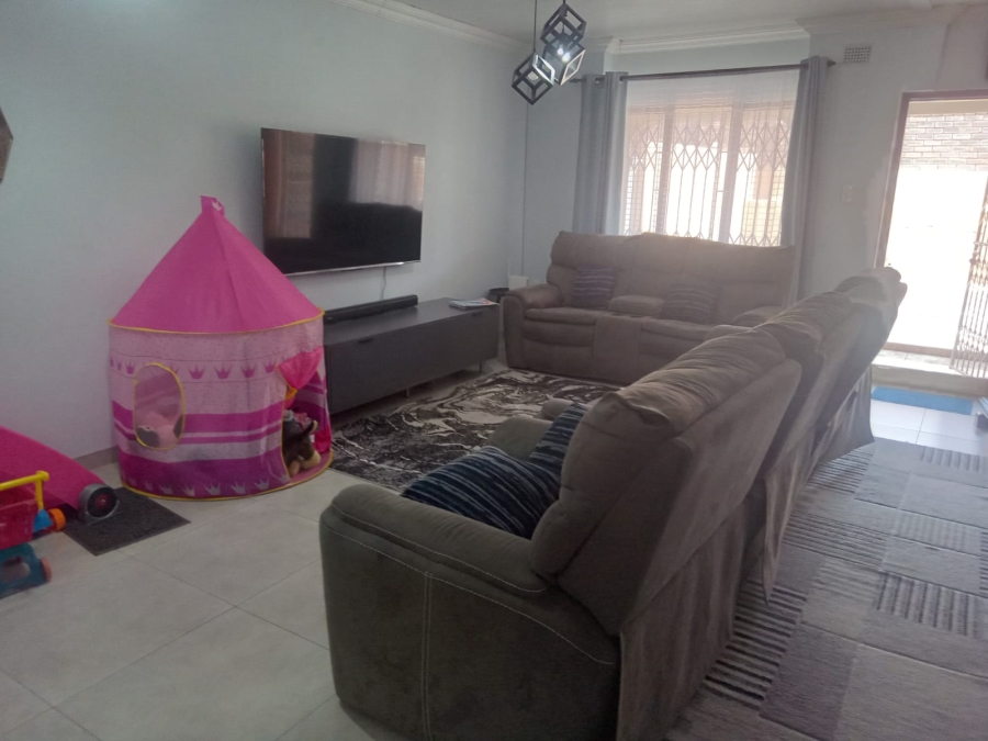 3 Bedroom Property for Sale in Shallcross KwaZulu-Natal