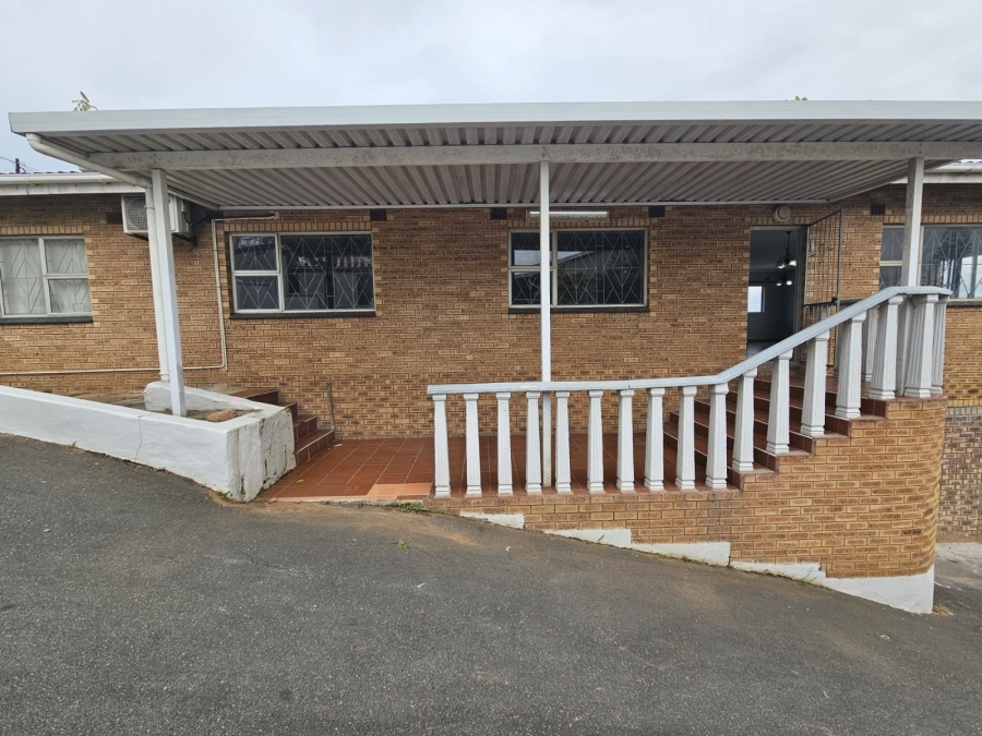 To Let 4 Bedroom Property for Rent in Bluff KwaZulu-Natal
