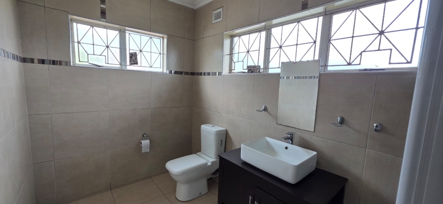 To Let 4 Bedroom Property for Rent in Bluff KwaZulu-Natal