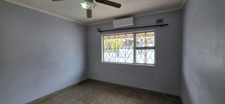 To Let 4 Bedroom Property for Rent in Bluff KwaZulu-Natal