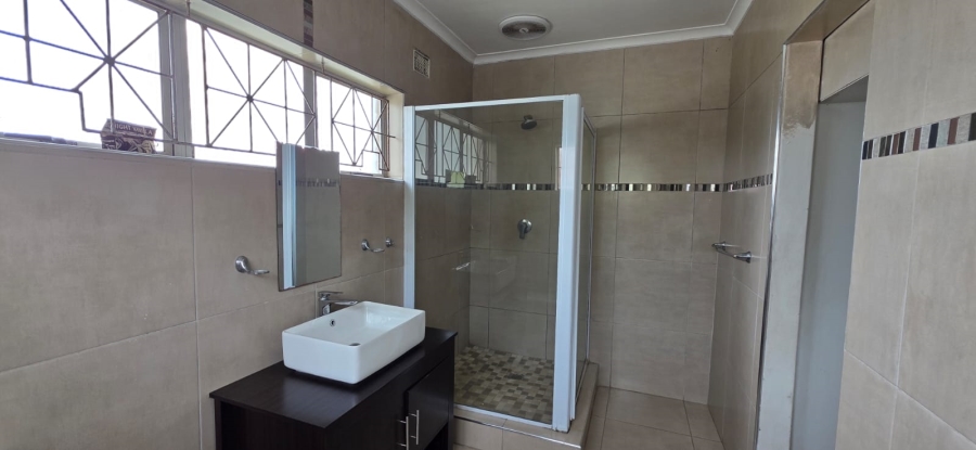To Let 4 Bedroom Property for Rent in Bluff KwaZulu-Natal
