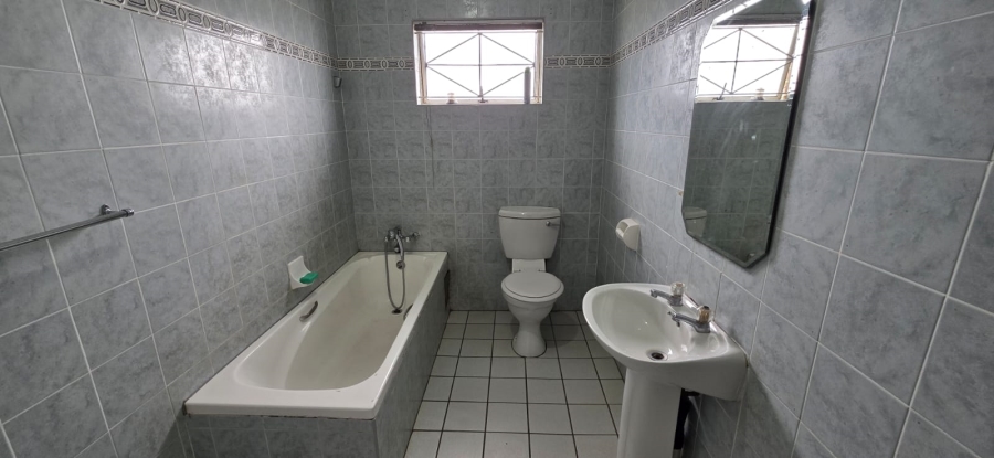 To Let 4 Bedroom Property for Rent in Bluff KwaZulu-Natal
