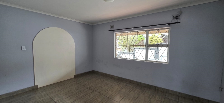 To Let 4 Bedroom Property for Rent in Bluff KwaZulu-Natal