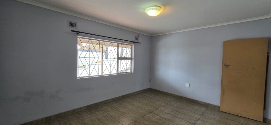 To Let 4 Bedroom Property for Rent in Bluff KwaZulu-Natal