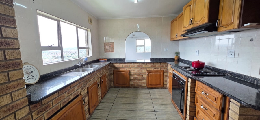 To Let 4 Bedroom Property for Rent in Bluff KwaZulu-Natal