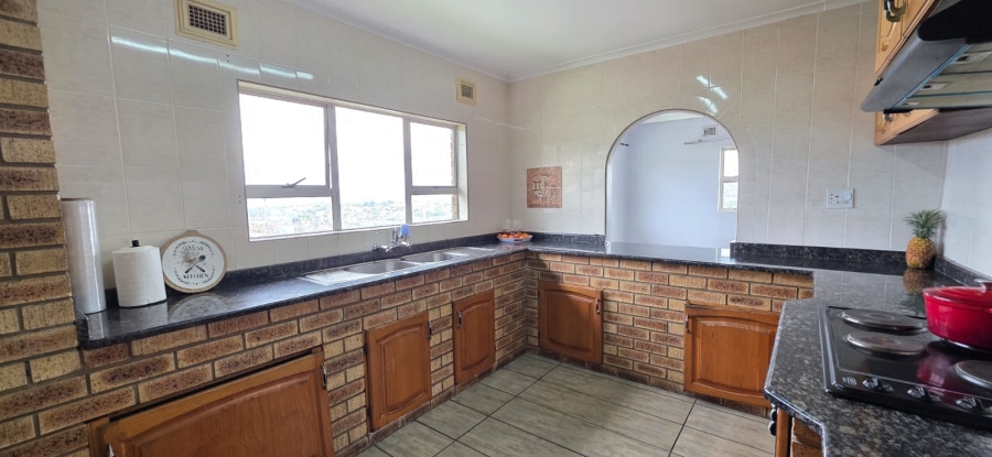 To Let 4 Bedroom Property for Rent in Bluff KwaZulu-Natal