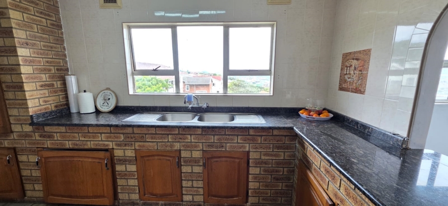 To Let 4 Bedroom Property for Rent in Bluff KwaZulu-Natal