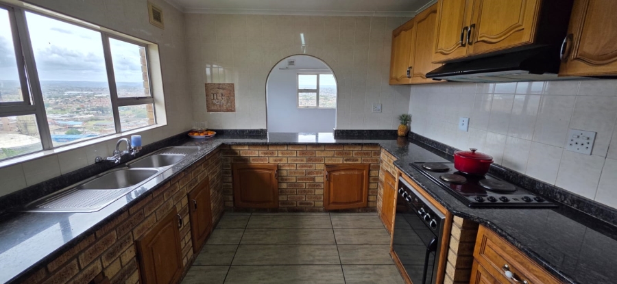 To Let 4 Bedroom Property for Rent in Bluff KwaZulu-Natal