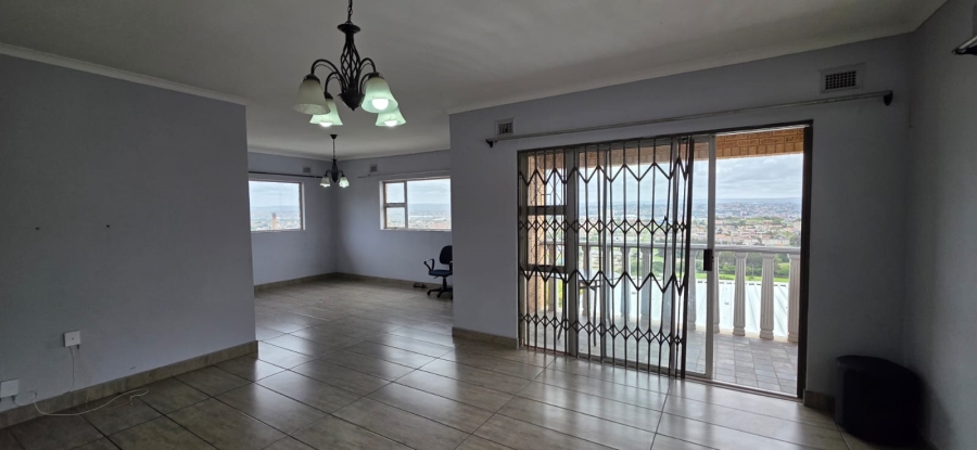 To Let 4 Bedroom Property for Rent in Bluff KwaZulu-Natal