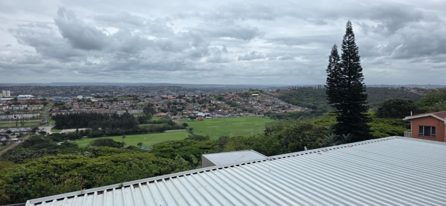 To Let 4 Bedroom Property for Rent in Bluff KwaZulu-Natal