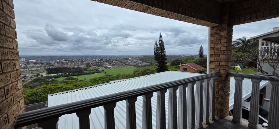 To Let 4 Bedroom Property for Rent in Bluff KwaZulu-Natal