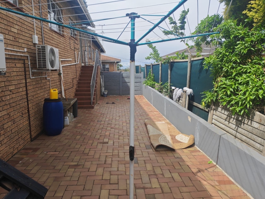 To Let 3 Bedroom Property for Rent in Malvern KwaZulu-Natal
