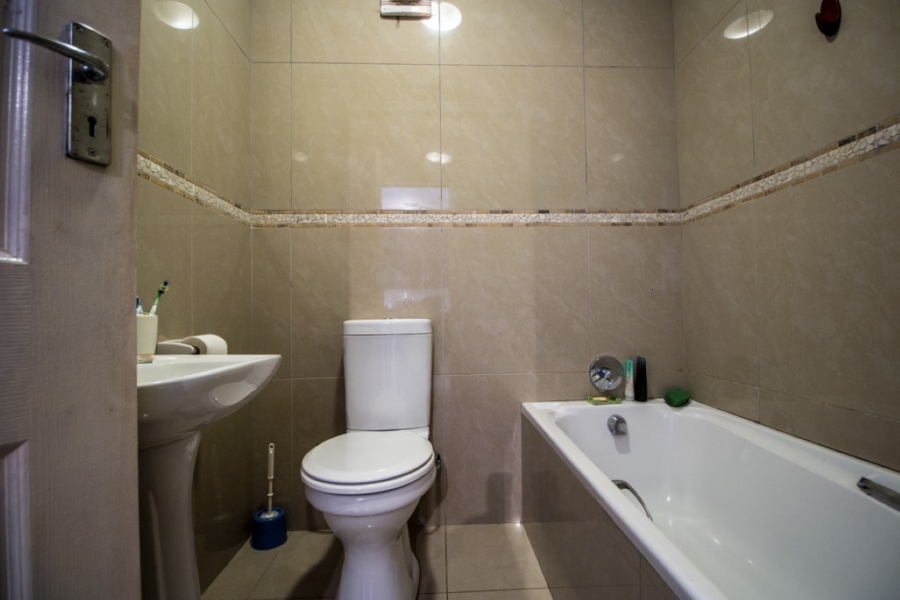 3 Bedroom Property for Sale in Amanzimtoti KwaZulu-Natal