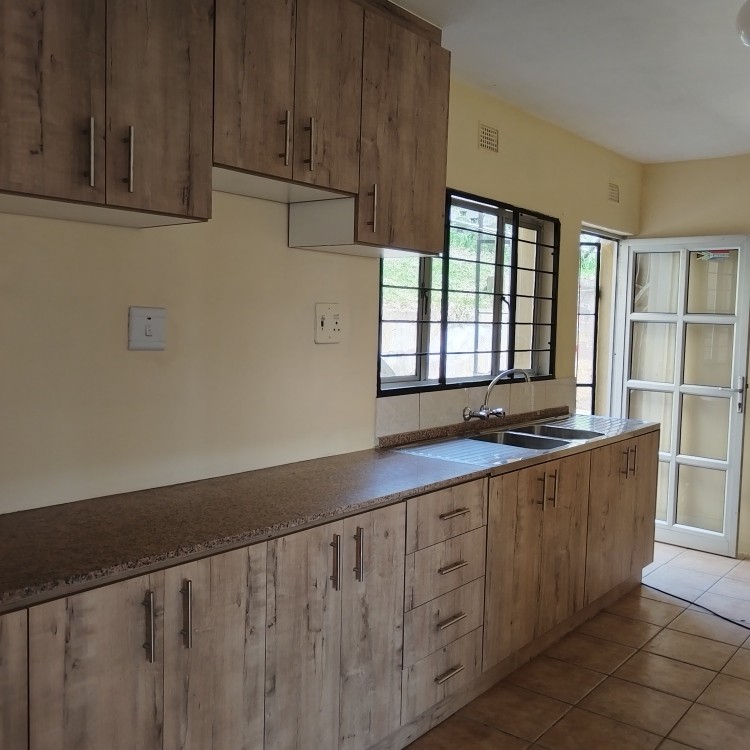 To Let 4 Bedroom Property for Rent in Reservoir Hills KwaZulu-Natal