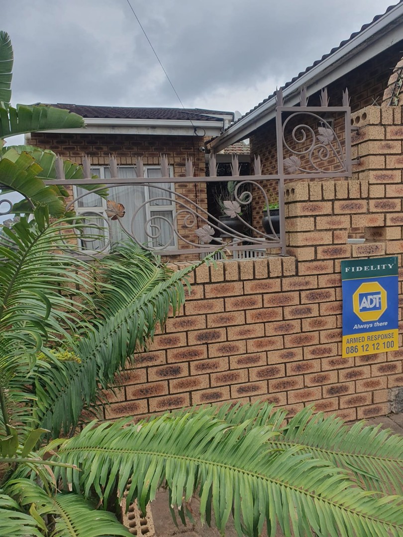 5 Bedroom Property for Sale in Havenside KwaZulu-Natal