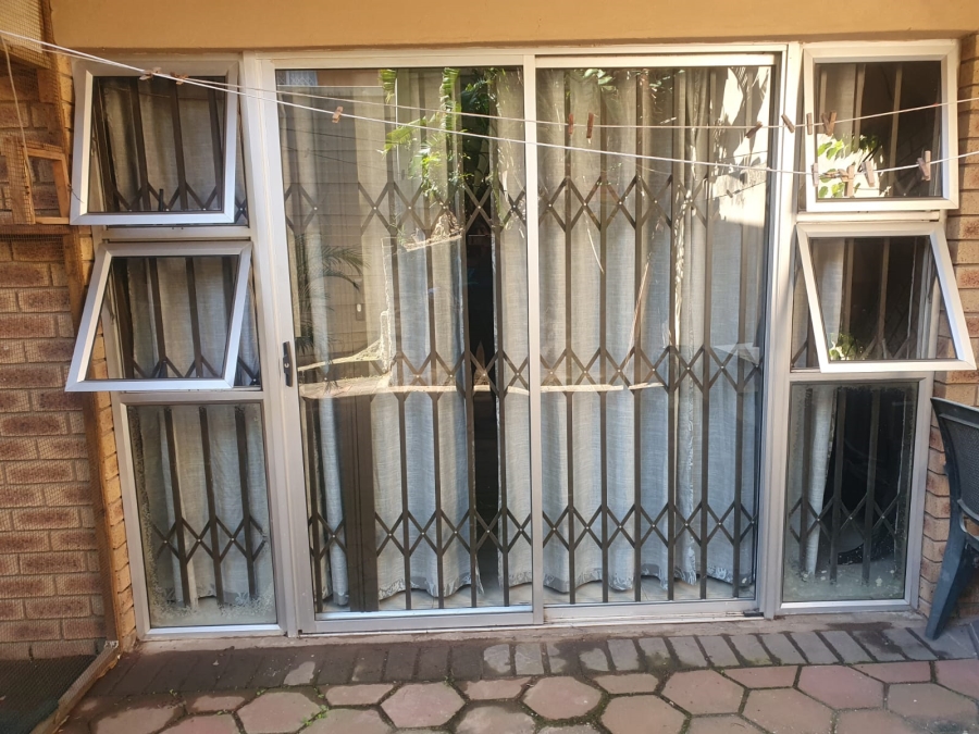 5 Bedroom Property for Sale in Havenside KwaZulu-Natal